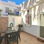 Town House With Patio In Quiet Residential Area 10 Min From トレモリノス