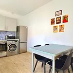 Town House With Patio In Quiet Residential Area 10 Min From * トレモリノス