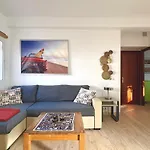 Town House With Patio In Quiet Residential Area 10 Min From シャレー トレモリノス