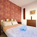 Town House With Patio In Quiet Residential Area 10 Min From