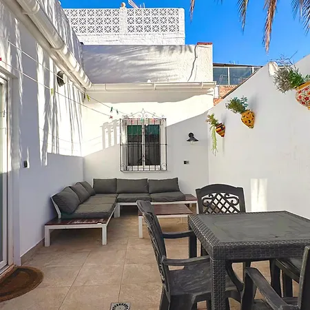 Шале Town House With Patio In Quiet Residential Area 10 Min From