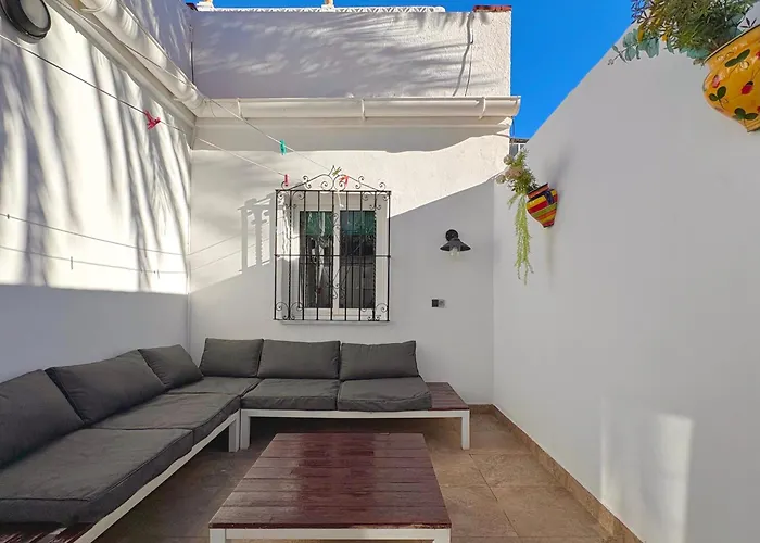 Шале Town House With Patio In Quiet Residential Area 10 Min From Торремолинос