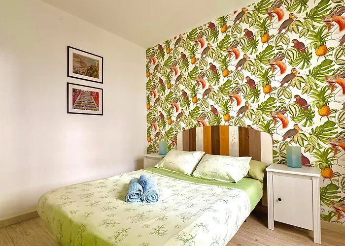 Town House With Patio In Quiet Residential Area 10 Min From * Торремолинос