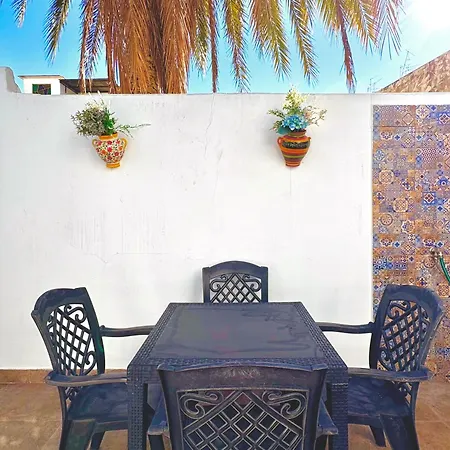 Town House With Patio In Quiet Residential Area 10 Min From Chalet Torremolinos