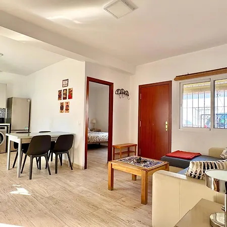 Town House With Patio In Quiet Residential Area 10 Min From Chalet *