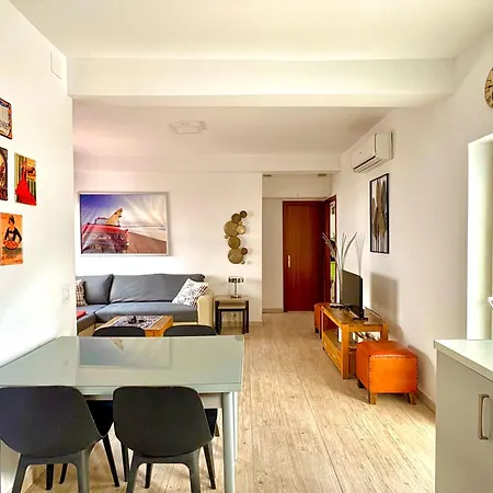 Quiet 3-bedroom House Near Town Hall & Centre Torremolinos