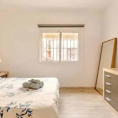 شاليه Quiet 3-bedroom House Near Town Hall & Centre توريمولينوس