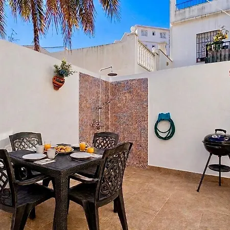 Quiet 3-bedroom House Near Town Hall & Centre * توريمولينوس