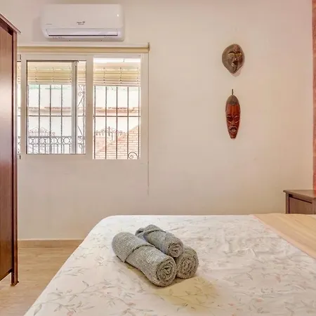 شاليه Quiet 3-bedroom House Near Town Hall & Centre *