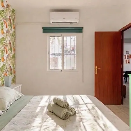 Quiet 3-bedroom House Near Town Hall & Centre توريمولينوس