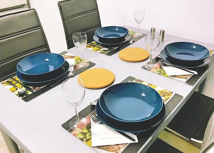 Chalet Town House With Patio In Quiet Residential Area 10 Min From Torremolinos