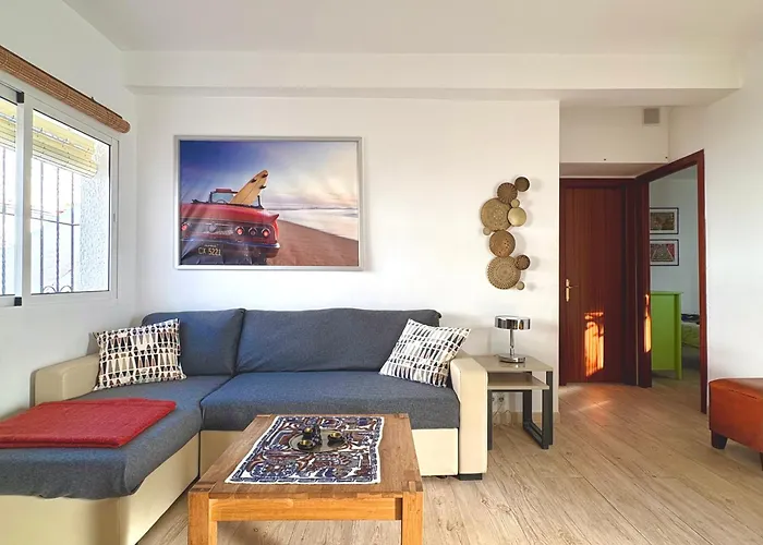 Town House With Patio In Quiet Residential Area 10 Min From Σαλέ Τορρεμολίνος