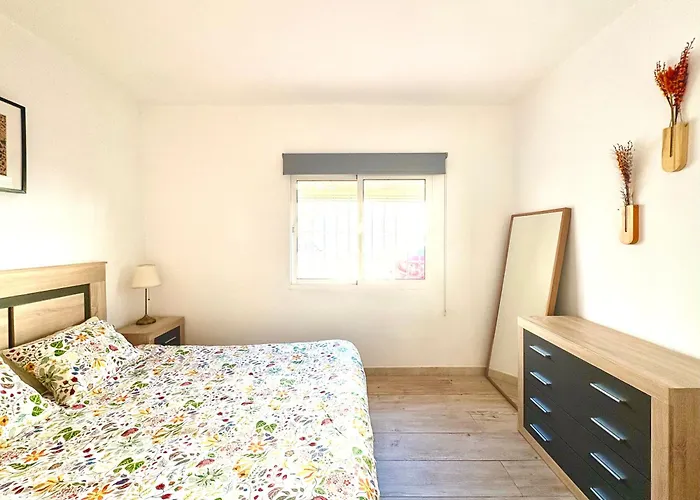 Σαλέ Town House With Patio In Quiet Residential Area 10 Min From *