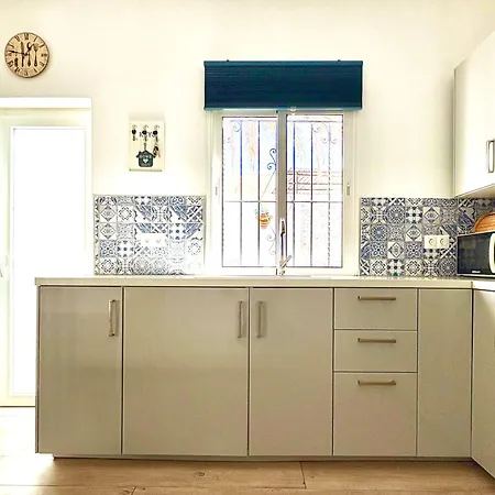 Town House With Patio In Quiet Residential Area 10 Min From Chalet *