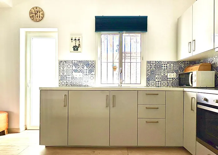 Town House With Patio In Quiet Residential Area 10 Min From Chalet *