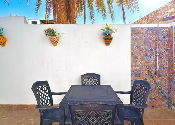 Town House With Patio In Quiet Residential Area 10 Min From Chalet Torremolinos