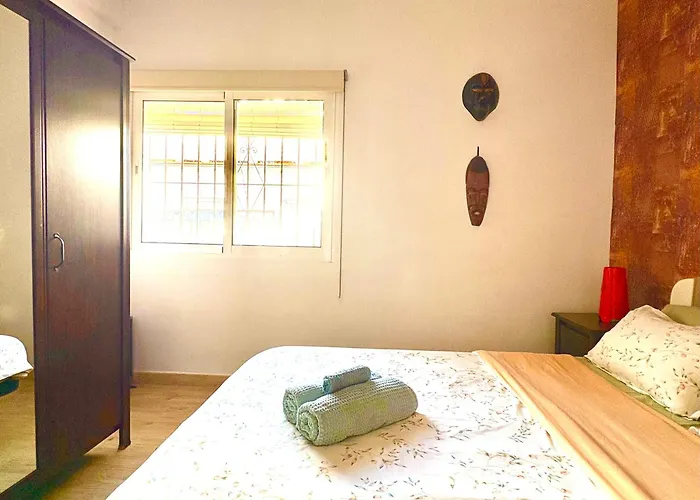 Chalet Town House With Patio In Quiet Residential Area 10 Min From Torremolinos